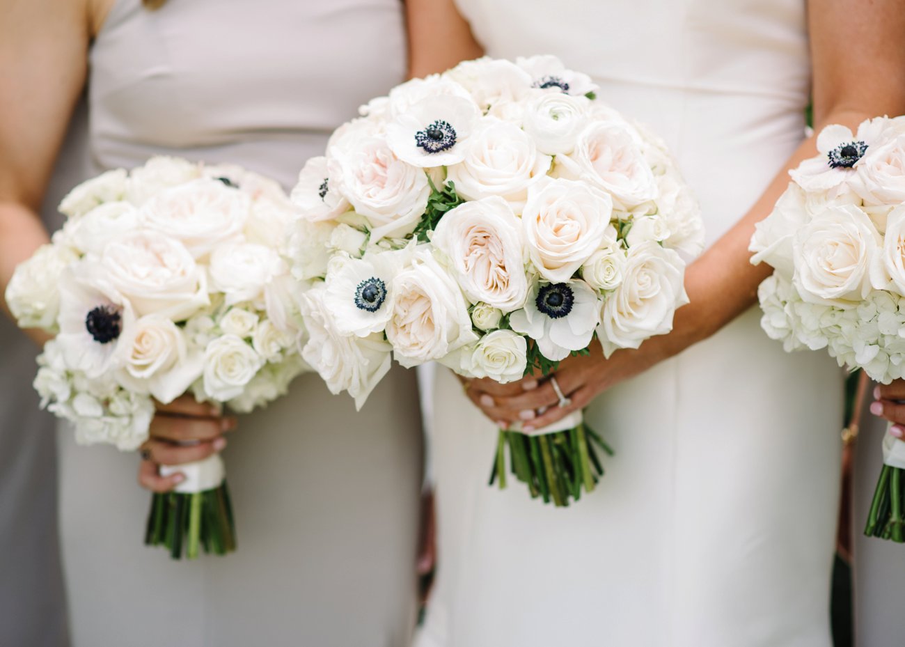 White and pink bridal bouquets
