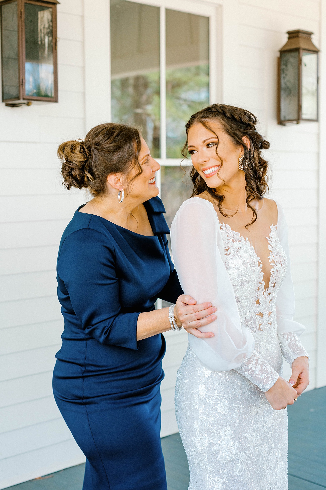 Bride and mom on wedding day